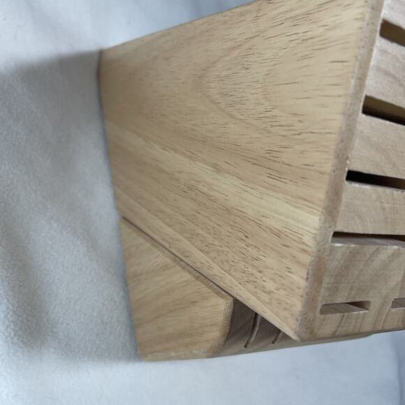 WUSTHOF 17 Slot Honey Oak Knife Block - Picture 5 of 8